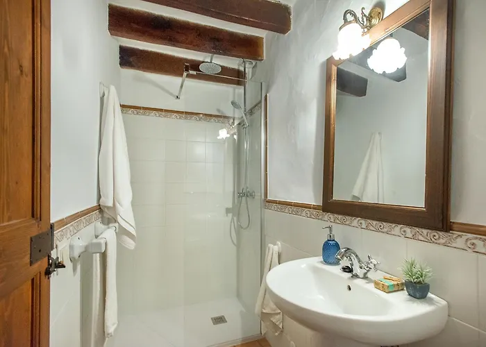 Owl Lloberina - In The Midst Of Nature 빌라